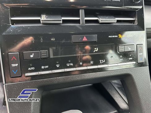 Used 2021 Toyota Avalon XLE image 30