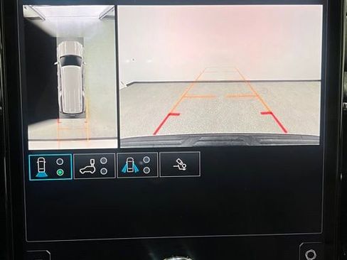 Used 2025 GMC Yukon XL Denali image 35