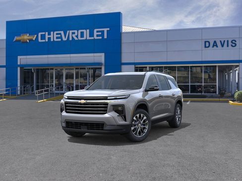 New 2026 Chevrolet Traverse LT w/ Sun and Wheel Package image 8