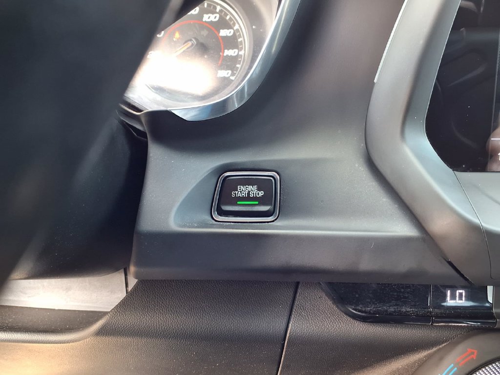 Used 2020 Chevrolet Camaro LT w/ Technology Package RWD image 15
