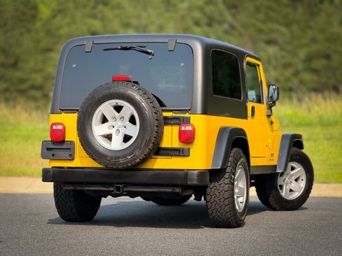 Used 2005 Jeep Wrangler Unlimited Rubicon AWD/4WD image 11