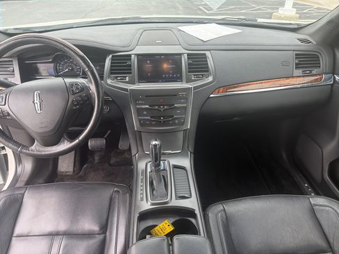 Used 2013 Lincoln MKS AWD image 23
