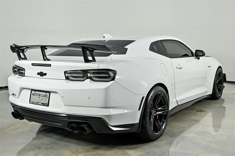 Used 2022 Chevrolet Camaro ZL1 RWD image 9