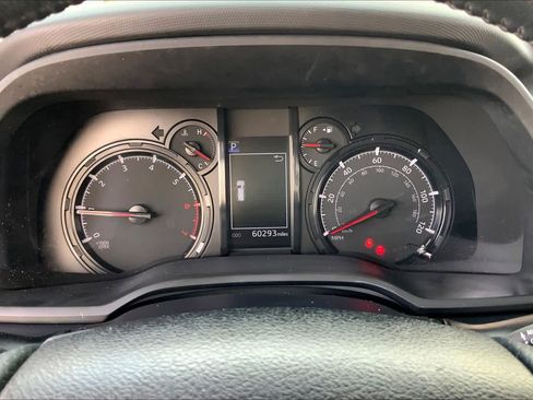 Used 2022 Toyota 4Runner SR5 AWD/4WD image 25