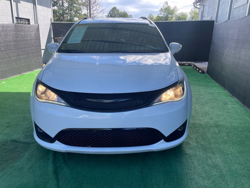 Used 2019 Chrysler Pacifica Touring-L Plus w/ S Appearance Package FWD image 8