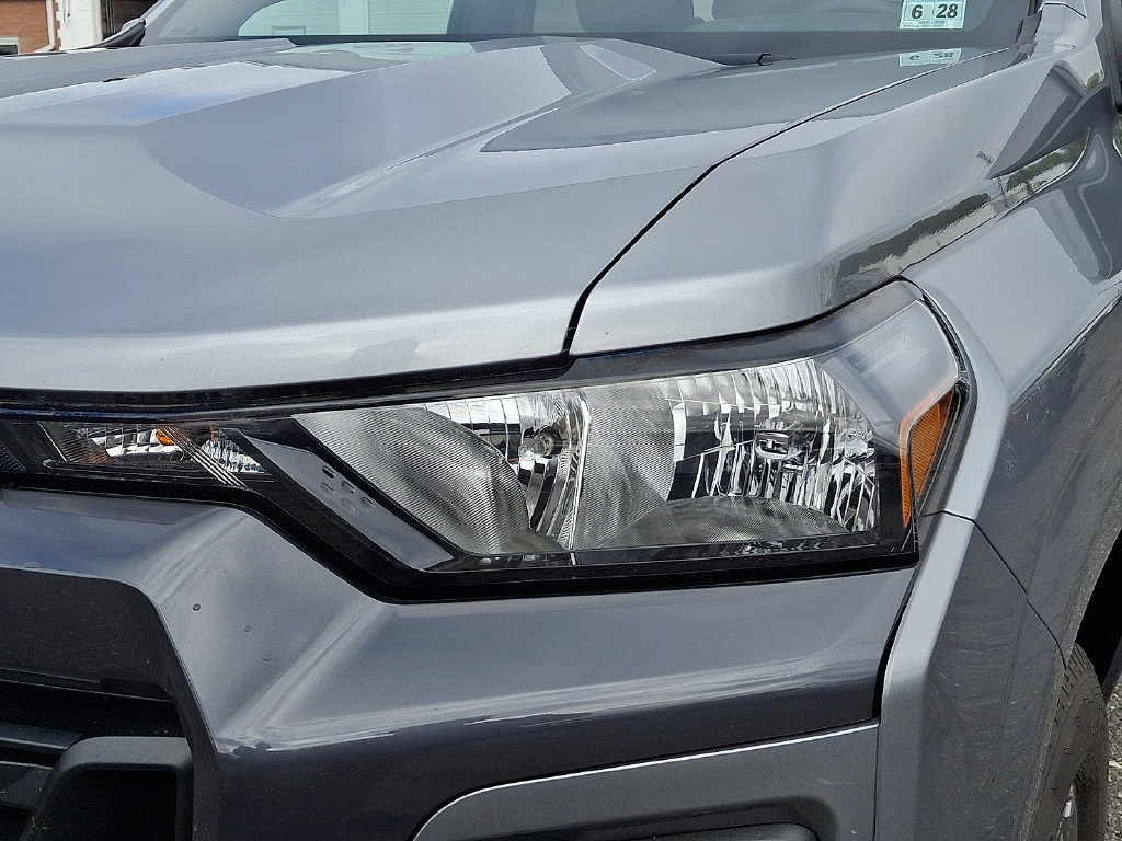 Used 2023 Chevrolet Colorado LT w/ LT Convenience Package II AWD/4WD image 9