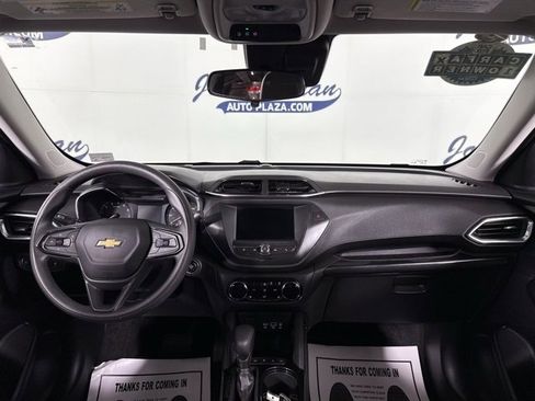 Used 2023 Chevrolet TrailBlazer LT w/ Confidence II Package image 2