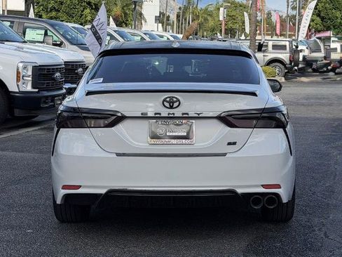 Used 2022 Toyota Camry SE w/ Convenience Package FWD image 7