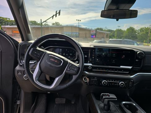 Used 2023 GMC Sierra 1500 Elevation w/ Elevation Premium Package AWD/4WD image 15