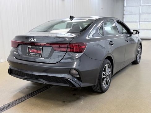 Used 2024 Kia Forte LXS w/ LXS Technology Package FWD image 5