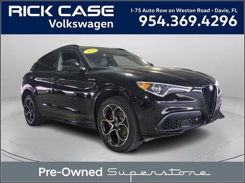 Used 2023 Alfa Romeo Stelvio Veloce image 1