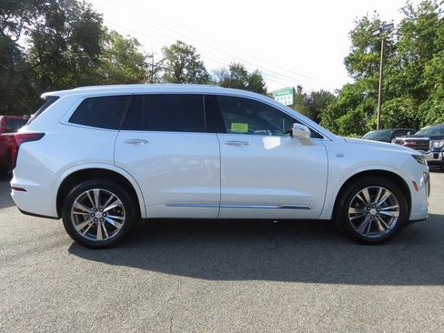 Used 2022 Cadillac XT6 Premium Luxury image 5