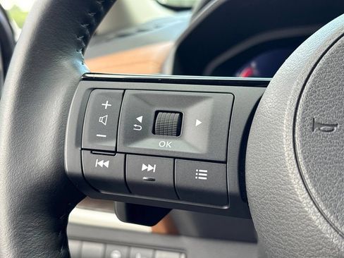 Used 2024 Nissan Rogue Platinum w/ Platinum Premium Package FWD image 30