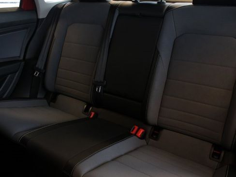 Used 2025 Volkswagen Jetta SE w/ Sunroof Package image 20