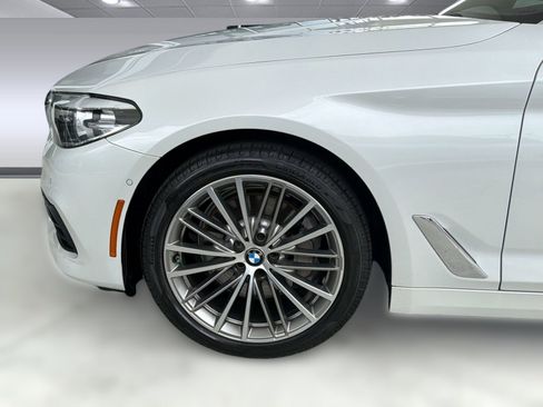 Used 2020 BMW 530i w/ Premium Package RWD image 12