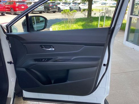 Certified 2025 Nissan Murano SV AWD/4WD image 23