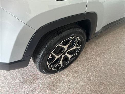 Certified 2024 Jeep Compass Limited AWD/4WD image 22
