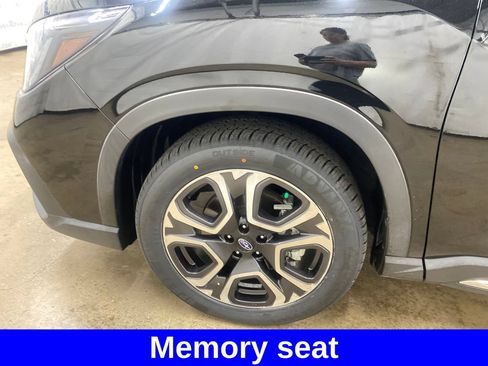 Used 2023 Subaru Ascent Limited w/ Technology Package AWD/4WD image 19