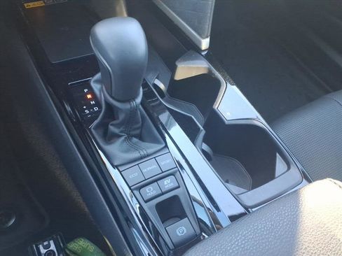 Used 2025 Toyota Camry XLE w/ Premium Plus Package image 19