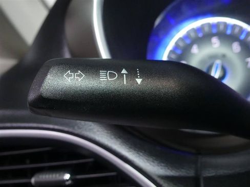 Used 2018 Chrysler Pacifica Touring-L Plus FWD image 33