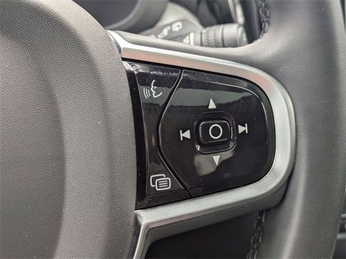 Used 2025 Volvo XC60 B5 Plus image 16