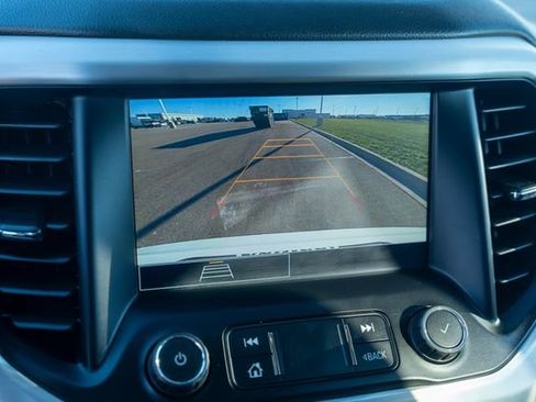 Used 2020 GMC Acadia SLT image 32