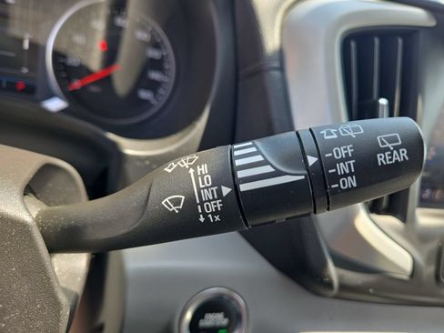 Used 2024 GMC Terrain SLE FWD image 39