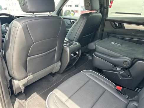 Used 2025 Buick Enclave Preferred AWD/4WD image 51