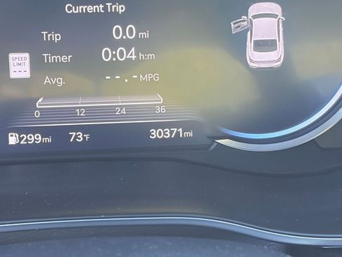 Used 2025 Genesis G70 2.5T AWD/4WD image 41