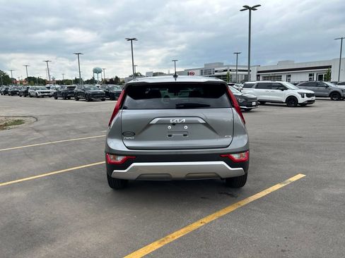Used 2025 Kia Niro LX FWD image 27