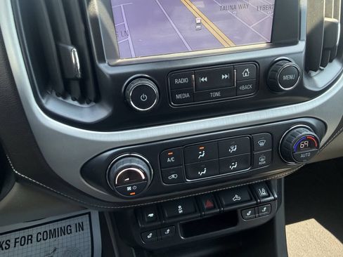 Used 2015 GMC Canyon SLT RWD image 28