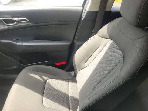 Certified 2025 Kia Sportage LX FWD image 27