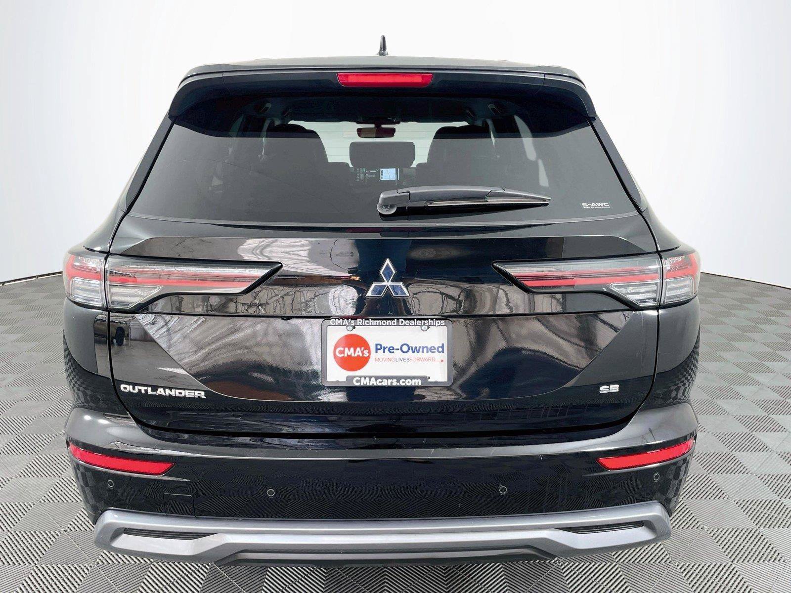 Used 2025 Mitsubishi Outlander SE AWD/4WD image 7