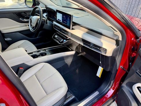 New 2026 Lincoln Corsair Premiere image 20