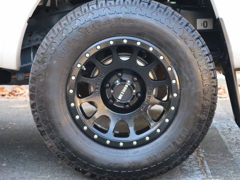 Used 2014 Toyota Tacoma PreRunner w/ TRD Off-Road Package RWD image 5