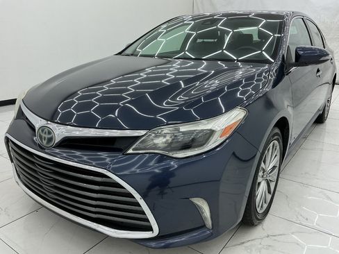 Used 2016 Toyota Avalon Limited w/ Toyota Safety Sense Package FWD image 1
