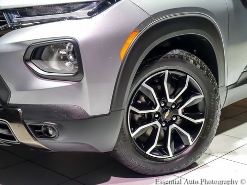 Used 2023 Chevrolet TrailBlazer ACTIV w/ Technology Package FWD image 5