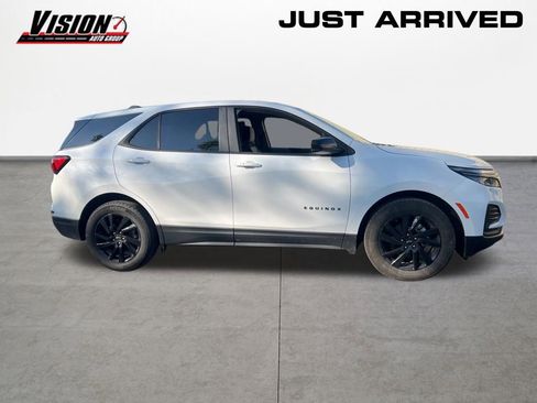 Used 2024 Chevrolet Equinox LS w/ LS Convenience Package FWD image 4