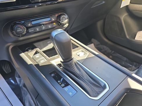 New 2026 Nissan Kicks SV w/ Charging Package FWD image 32