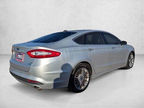 Used 2015 Ford Fusion SE w/ Equipment Group 202A FWD image 5