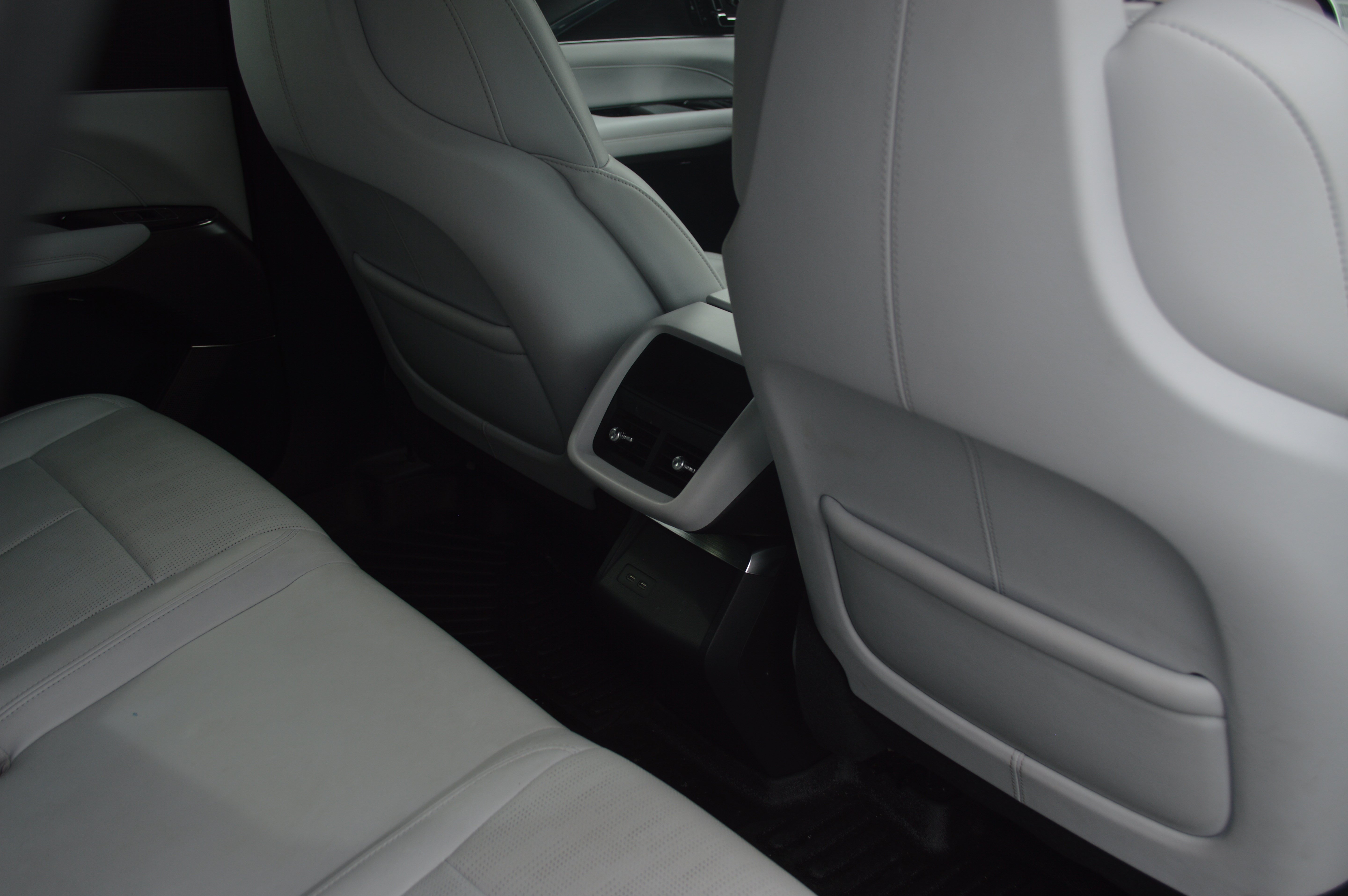 Used 2024 Cadillac Lyriq Sport RWD image 29