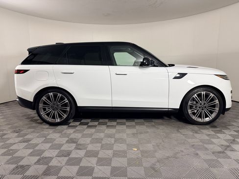 Used 2023 Land Rover Range Rover Sport SE image 8