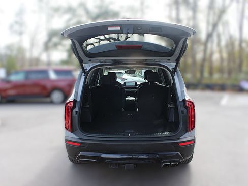 Certified 2022 Kia Telluride EX w/ EX Premium Package image 9
