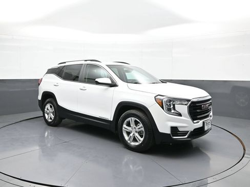 Used 2022 GMC Terrain SLE w/ Driver Convenience Package AWD/4WD image 4