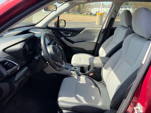 Used 2021 Subaru Forester Premium AWD/4WD image 9