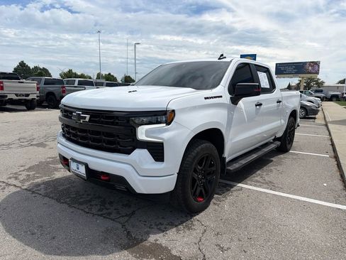 Used 2024 Chevrolet Silverado 1500 RST w/ Redline Edition AWD/4WD image 7