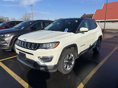 Used 2021 Jeep Compass Limited image 1