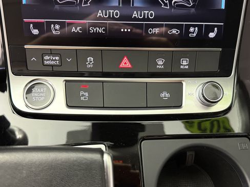 Used 2023 Audi Q8 Premium Plus image 27