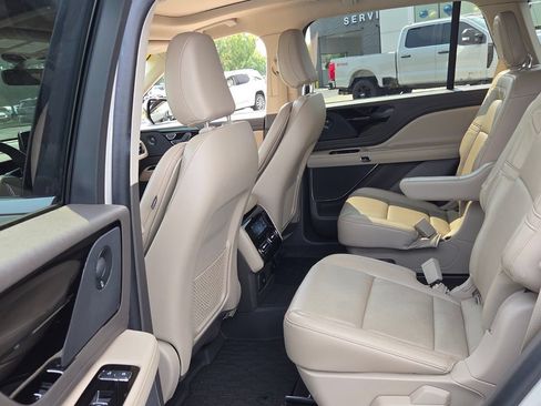 Used 2021 Lincoln Aviator Reserve w/ Equipment Group 201A RWD image 7