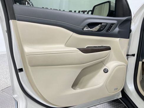 Used 2021 GMC Acadia Denali w/ Denali Technology Package image 14